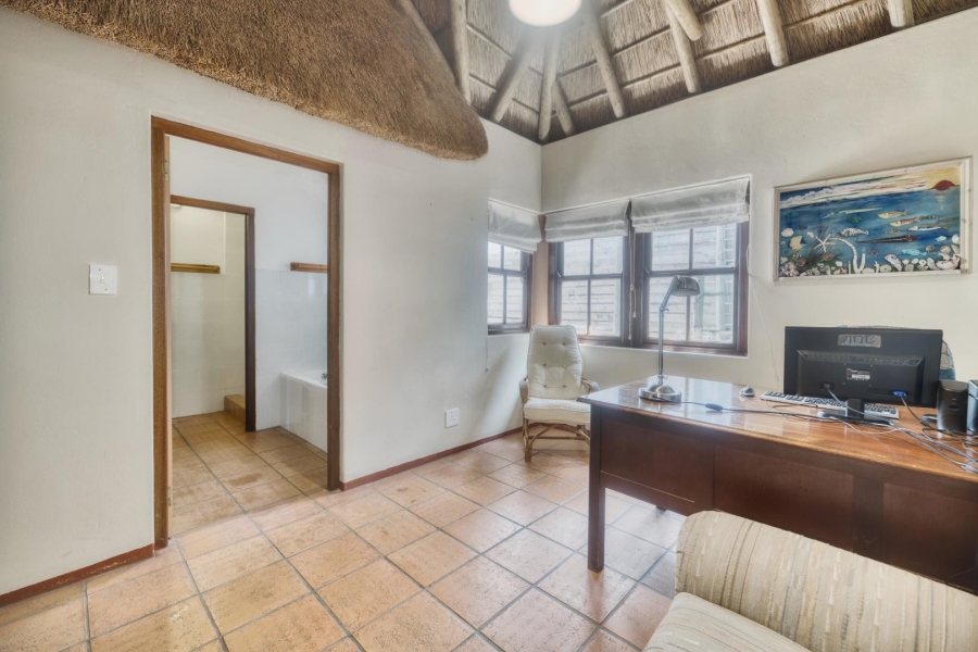 5 Bedroom Property for Sale in De Kelders Western Cape